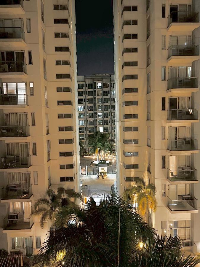 Kiel 5-Star Condo Hotel Across Naia Manila Airport Terminal 3 Пасай Екстериор снимка